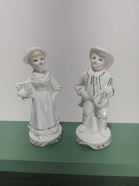 Vintage Porcelain Colonial Couple Figurines 5" White Gold Trim Made in China
